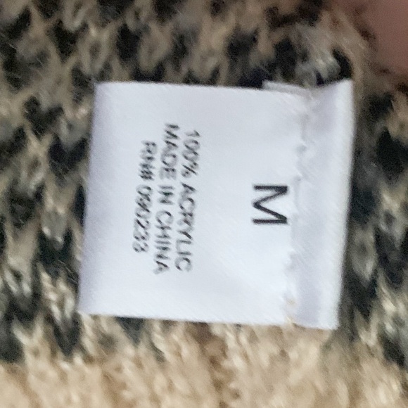 Nollie Leopard printed crew neck sweater medium - Picture 4 of 7